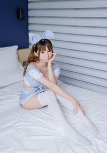 久久久国产丝袜高跟鞋-未删减版免费观看字幕