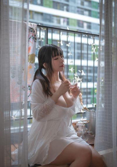 国产无遮挡呻吟吸乳视频-详情介绍英文版字幕